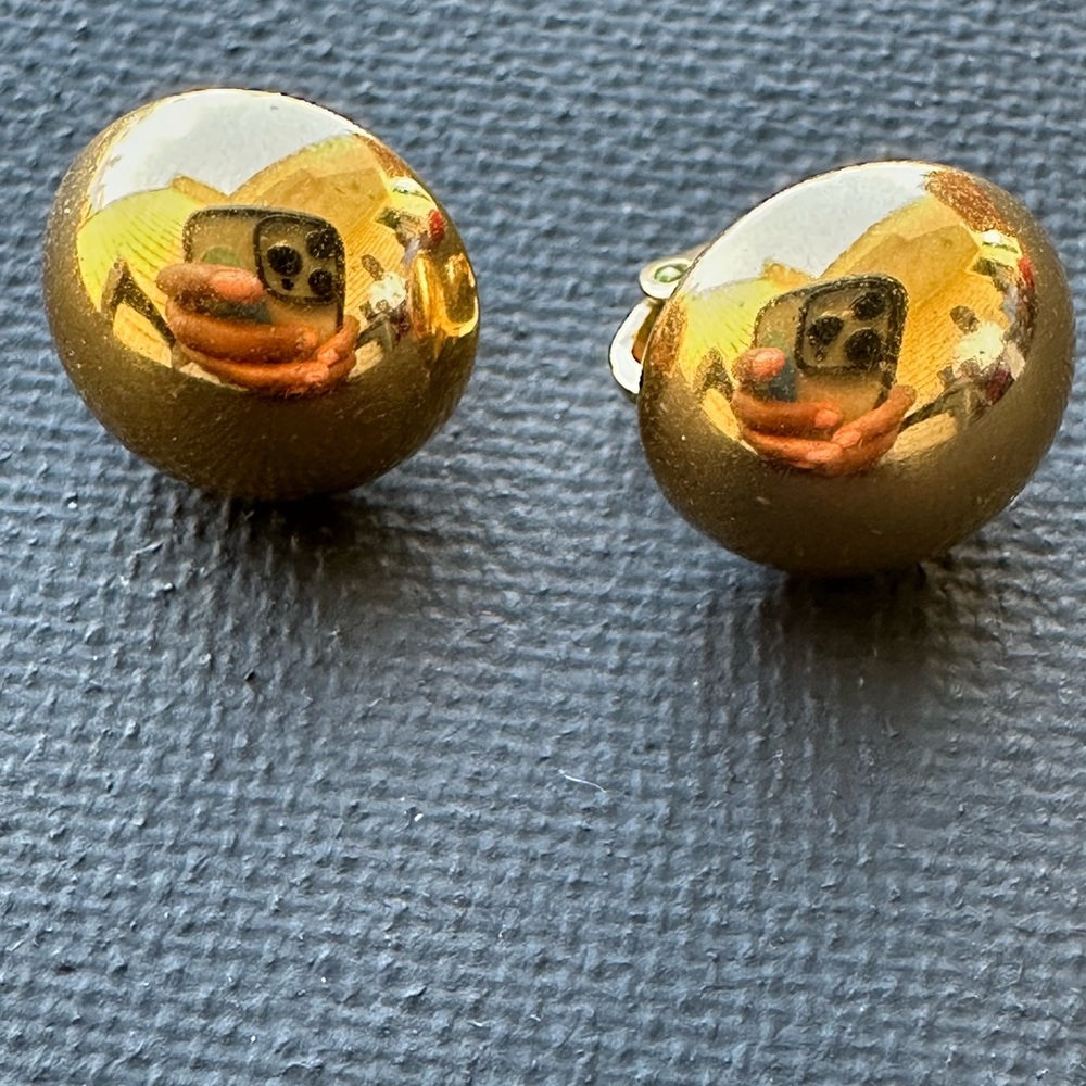 Vintage Signed AvonDome shiny clip-on earrings